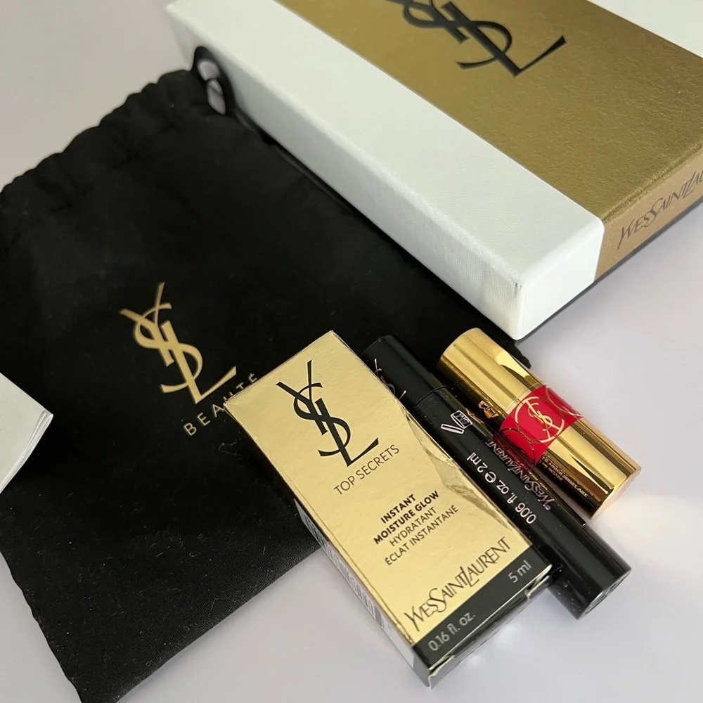Yves Saint Laurent Cosmetic Beauty Gift Set NWT (JB1495
